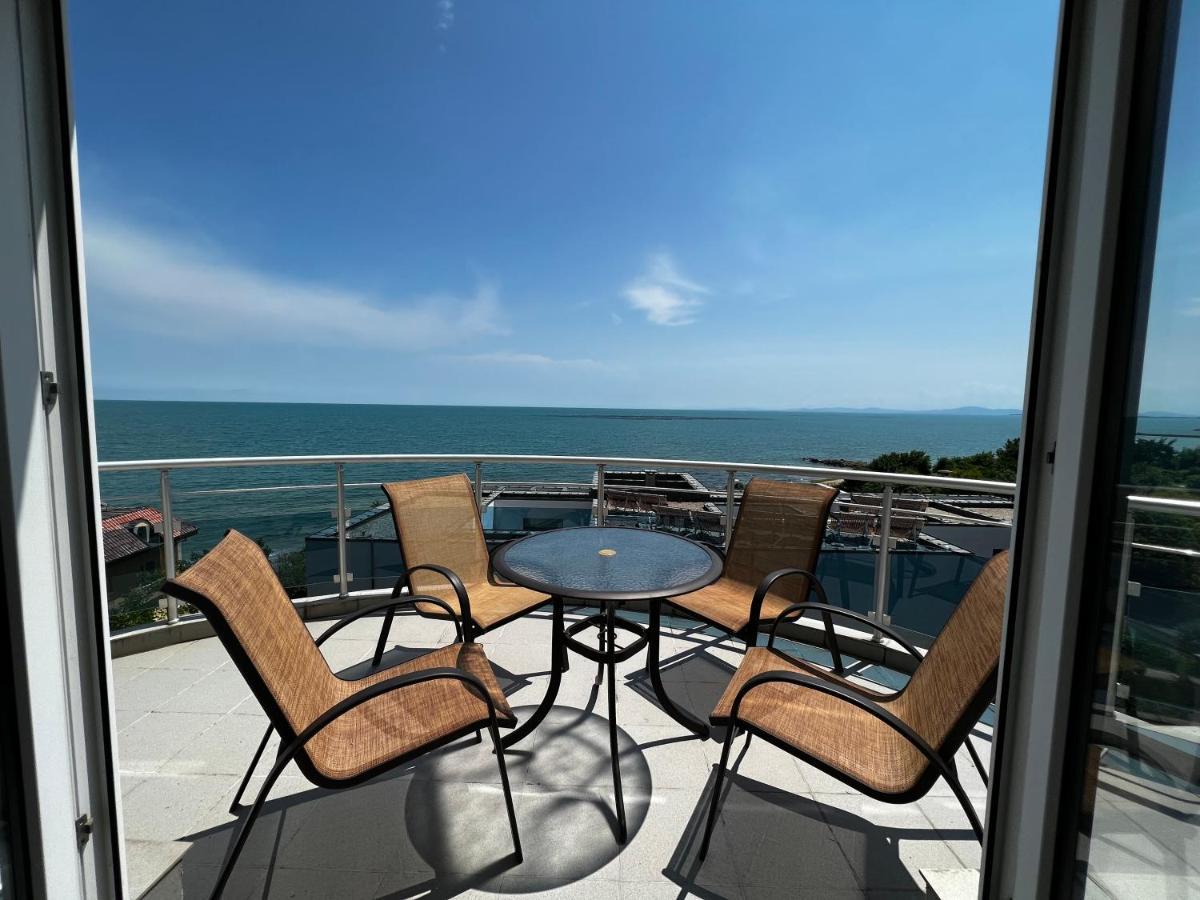 Modern Beachfront Apartment With Pool Rawda Exterior foto