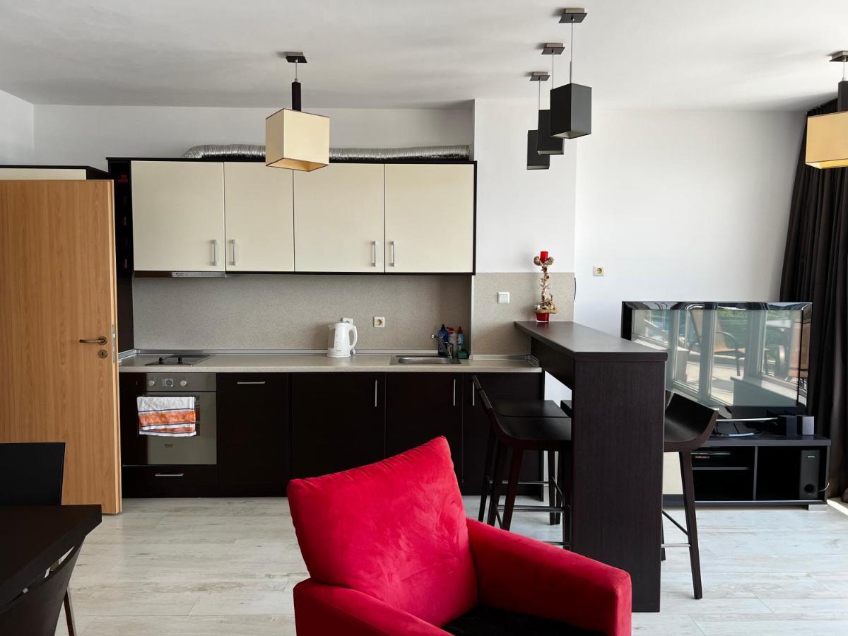 Modern Beachfront Apartment With Pool Rawda Exterior foto